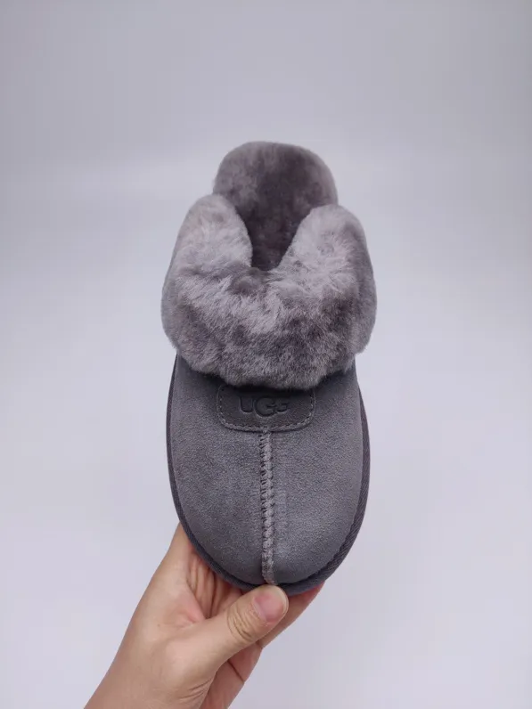 💰360 UGG sheepskin all-in-one snow boots 5125 casual fur mops. In stock: 35-40 yards. Color: maroon gray pink.